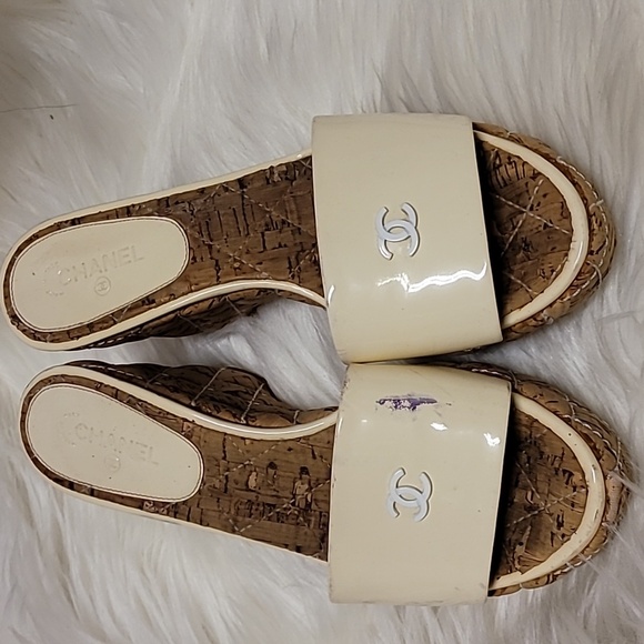 Used Chanel  Shoes In Beige Color - Picture 1 of 6